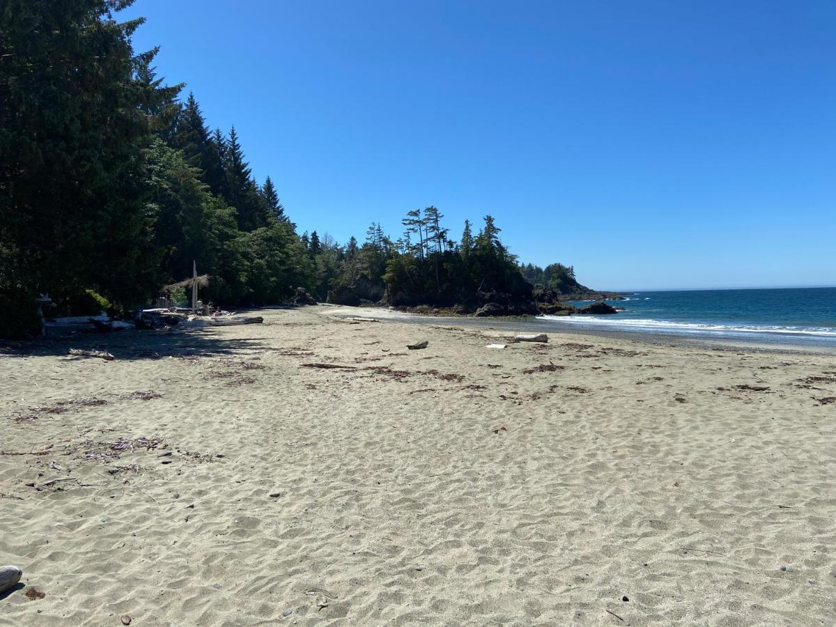 Woods End Landing Hotel Bamfield Exterior photo