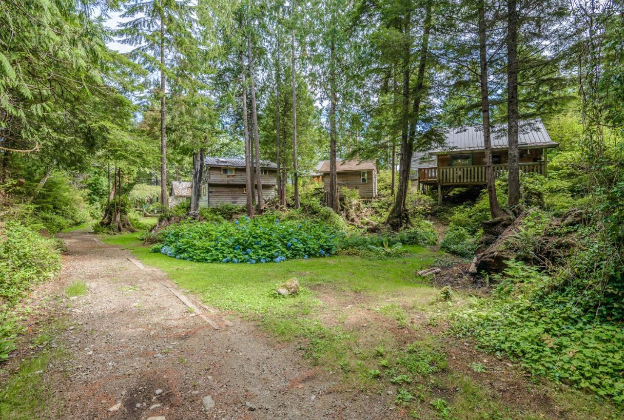Woods End Landing Hotel Bamfield Exterior photo